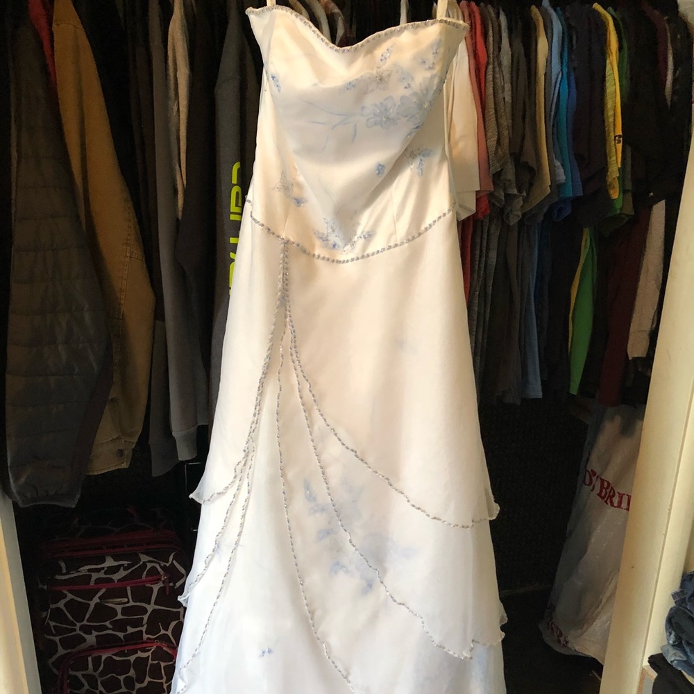 Prom/wedding dress.